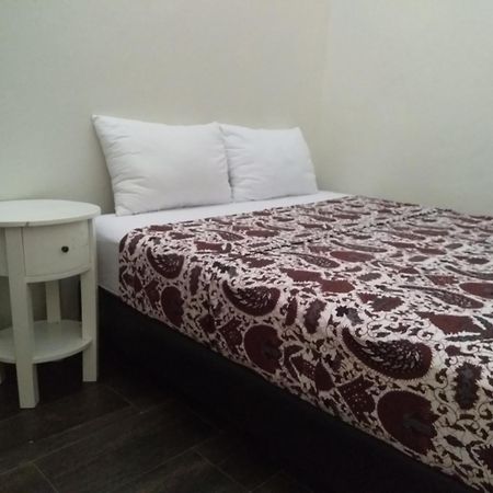 Omah Ngadiwinatan Syariah Apartment Yogyakarta Room photo