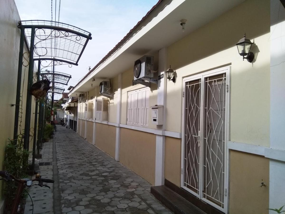 Omah Ngadiwinatan Syariah Apartment Yogyakarta Exterior photo